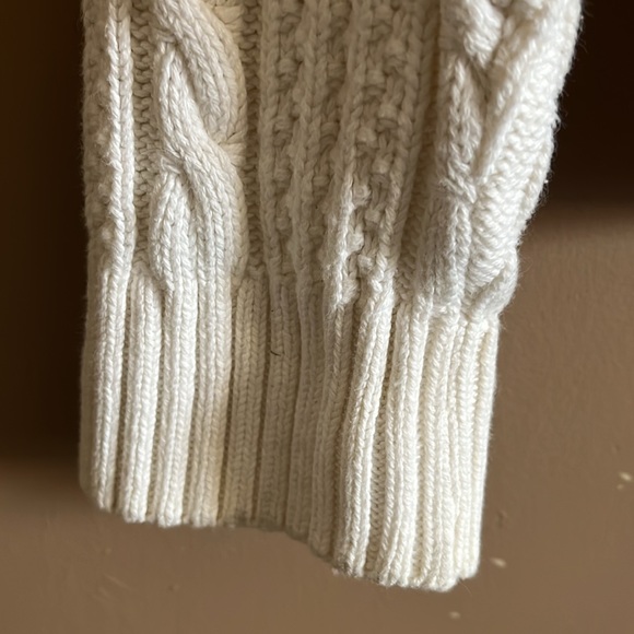 Cable knit sweater - Picture 3 of 5